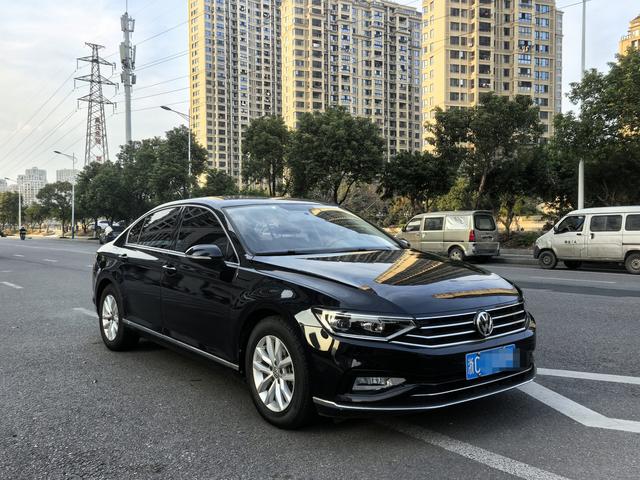 VOLKSWAGEN PASSAT 2020