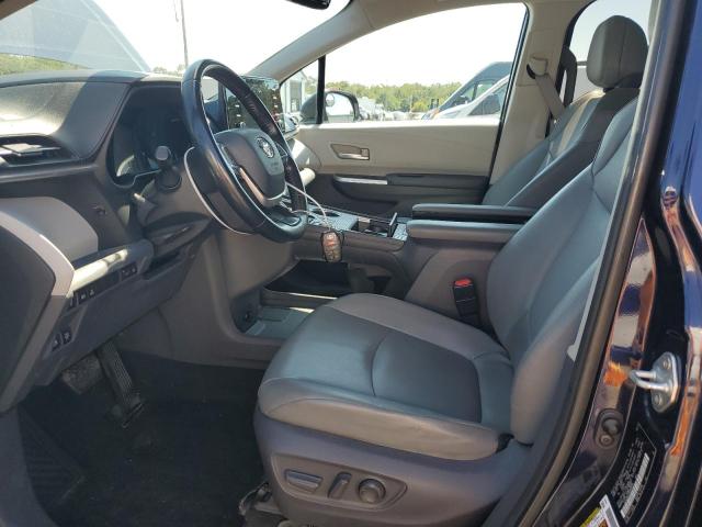 TOYOTA SIENNA XLE 2021