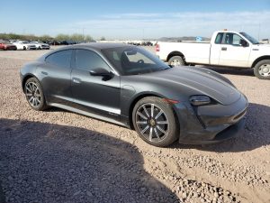 PORSCHE TAYCAN 2022