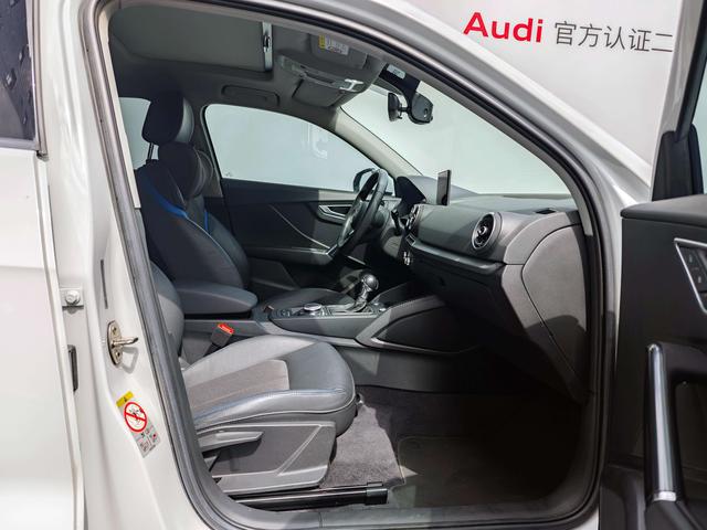 AUDI Q2L e-tron 2019