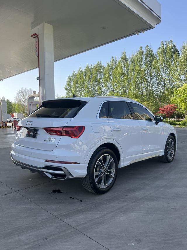 AUDI Q3 40 2021
