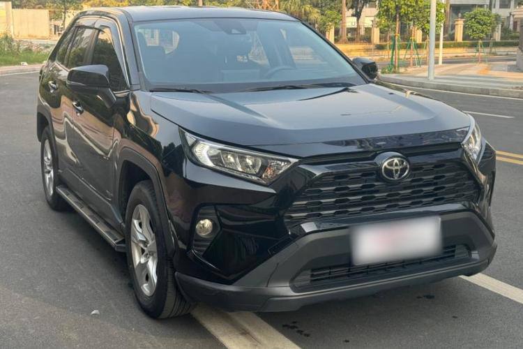 TOYOTA RAV4 2021