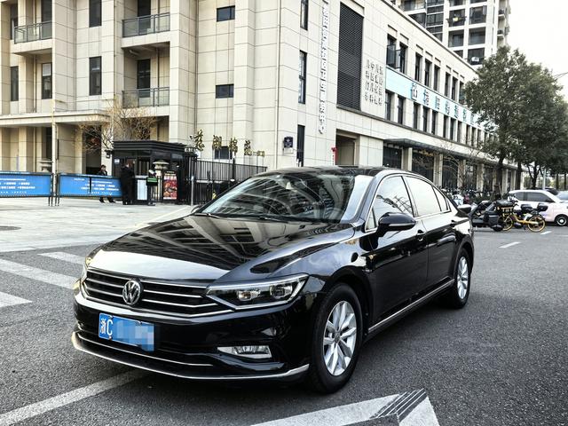 VOLKSWAGEN PASSAT 2020