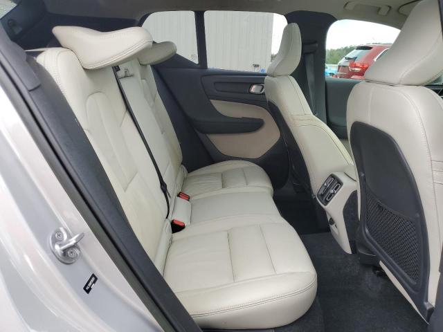 VOLVO XC40 PLUS 2023
