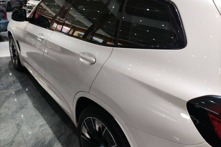 BMW iX3	2023