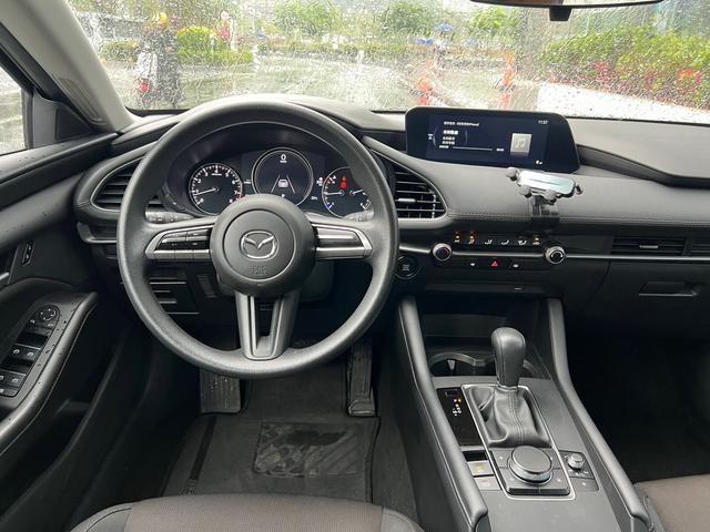 MAZDA 3 2022