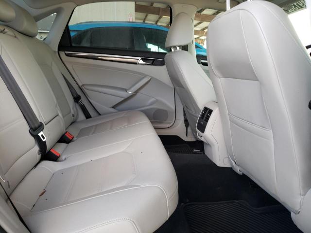 VOLKSWAGEN PASSAT SE R-LINE 2019