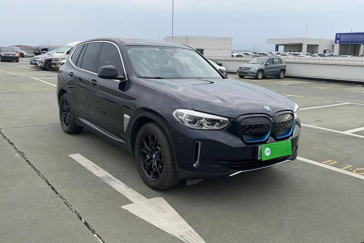 BMW iX3	2021