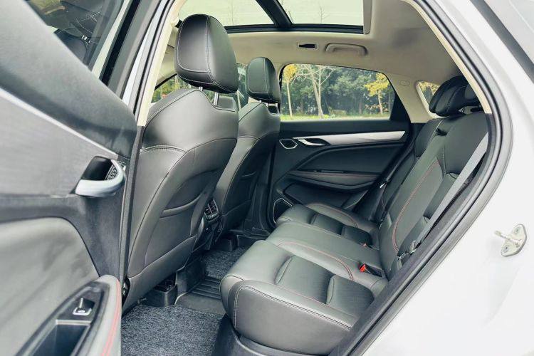 Geely Tugella 2021