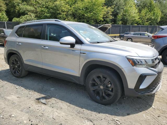 VOLKSWAGEN TAOS SE 2023