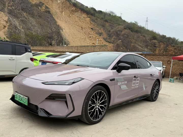Geely Galaxy E8 2024
