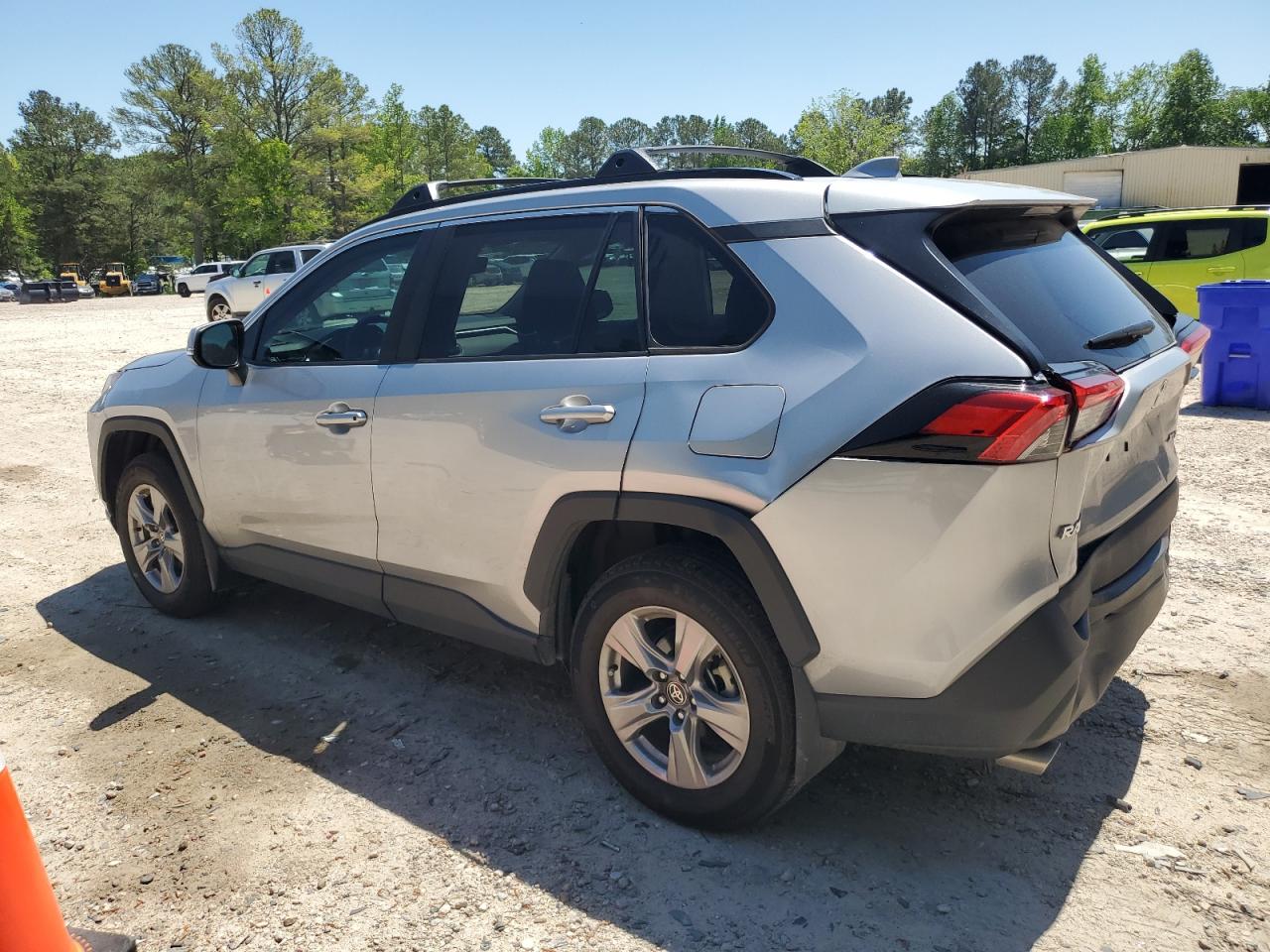 TOYOTA RAV4 XLE 2023