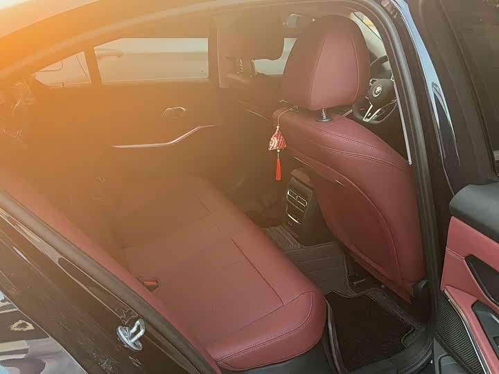 BMW 325i M-Pack 2025