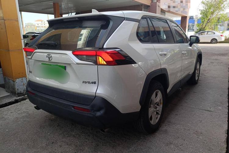 TOYOTA RAV4 2021