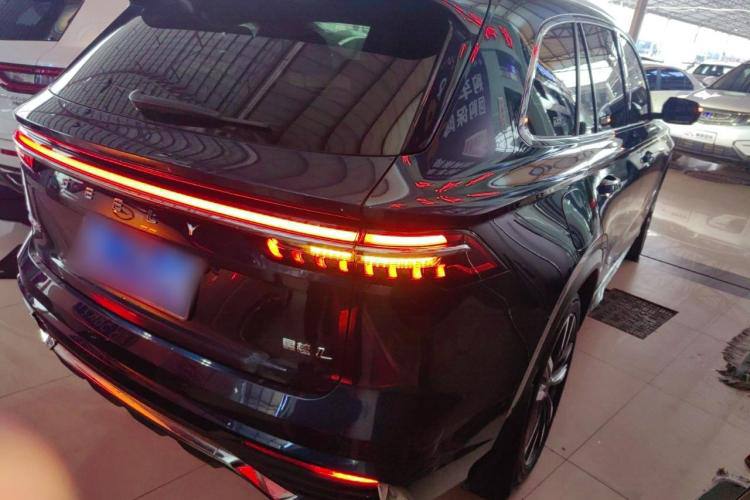 Geely Monjaro 2021