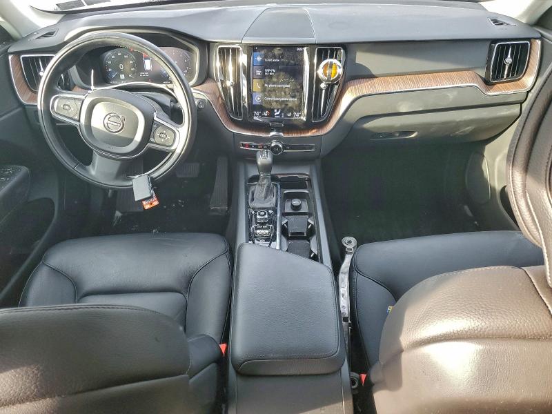 VOLVO XC60 T5 MOMENTUM 2021