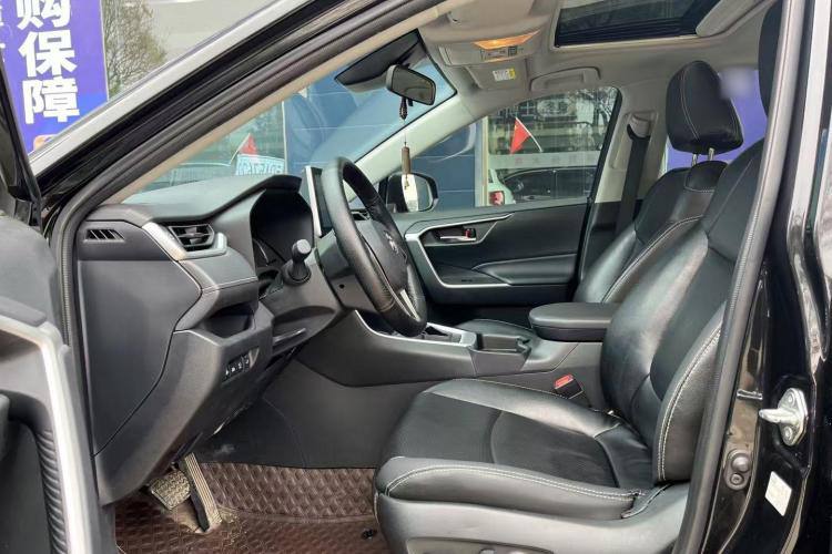 Toyota RAV4 2021