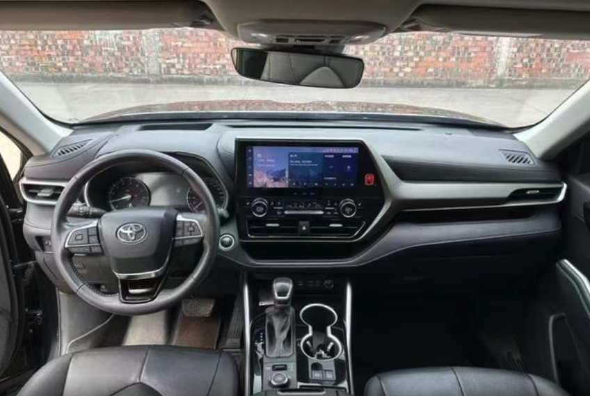 TOYOTA HIGHLANDER 380T Premium Edition 2022