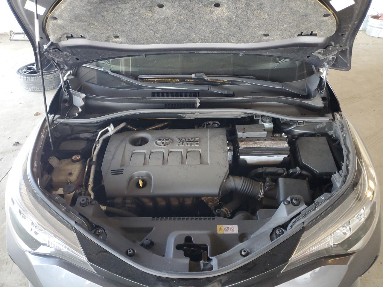 TOYOTA C-HR XLE 2021