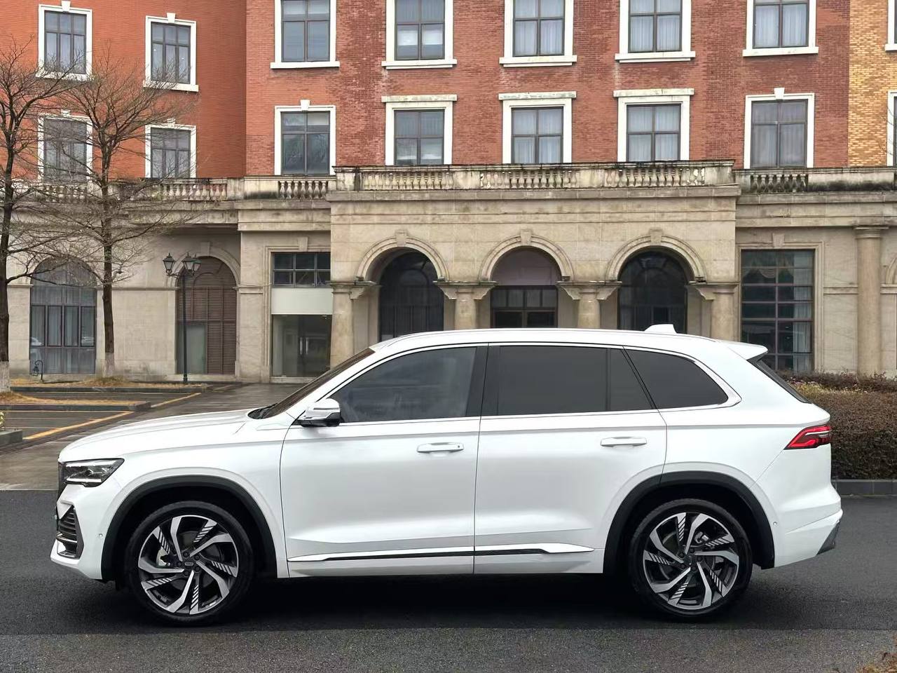 Geely Monjaro 2021