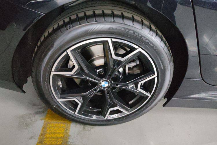 BMW i3 eDrive40L Night Set 2025
