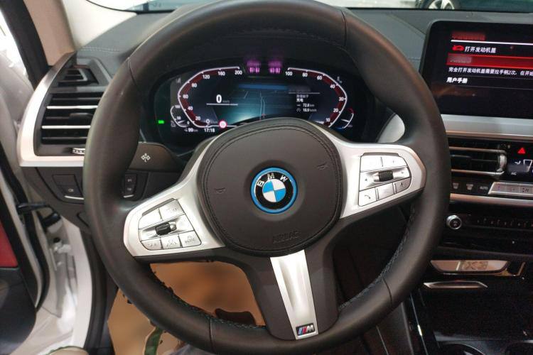 BMW iX3	2023
