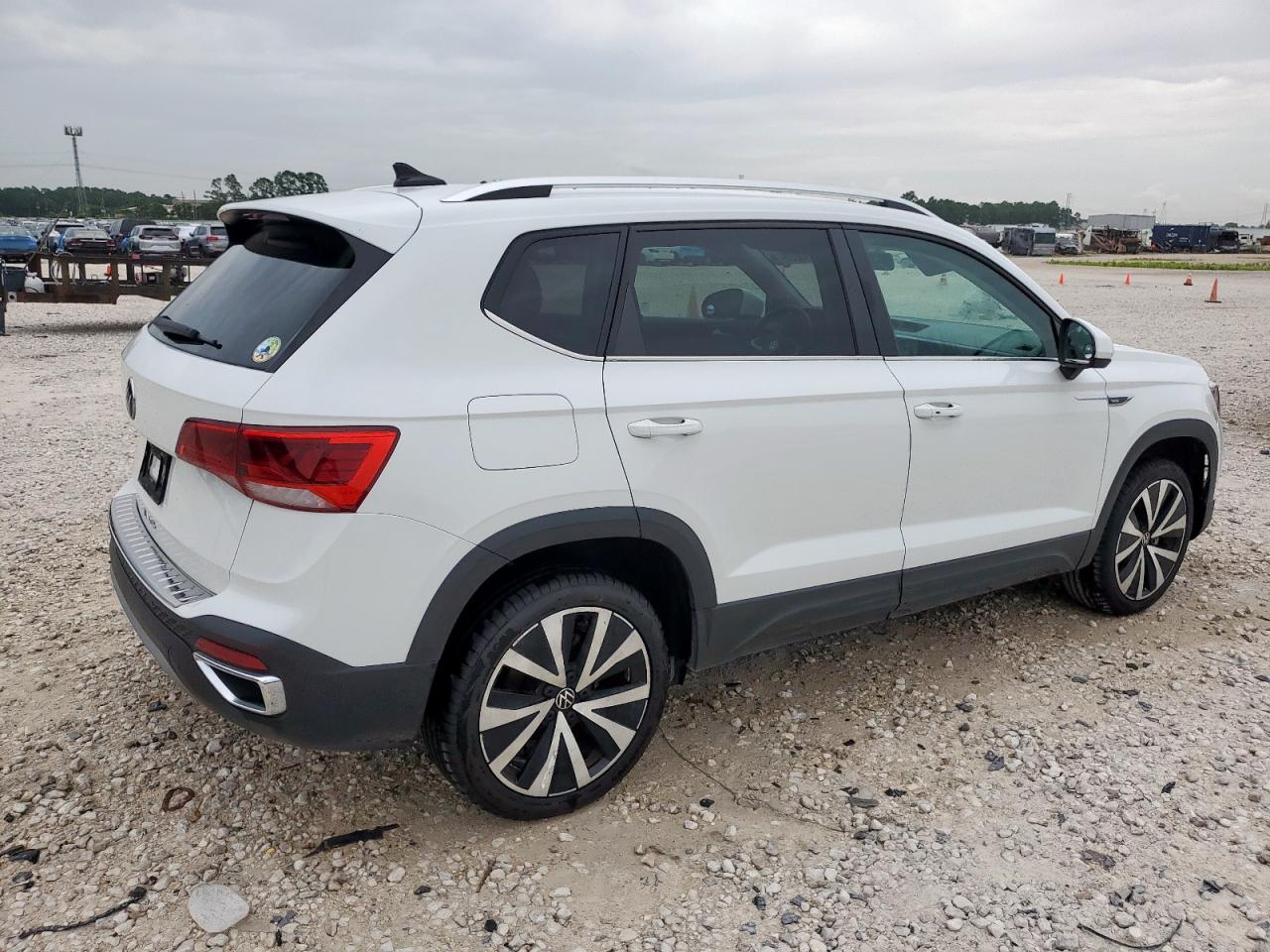 VOLKSWAGEN TAOS SE 2022