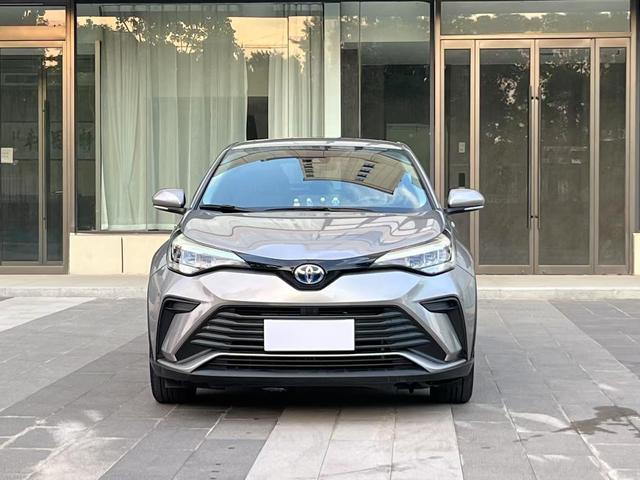 TOYOTA C-HR 2021