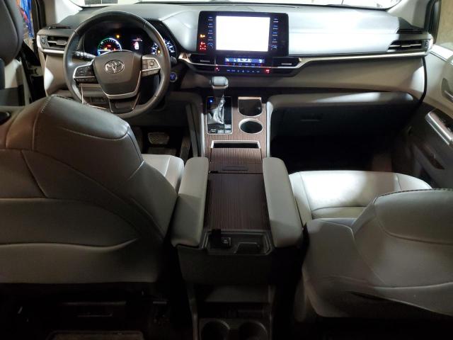 TOYOTA SIENNA XLE 2021