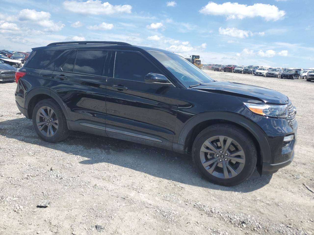 FORD EXPLORER XLT 2023