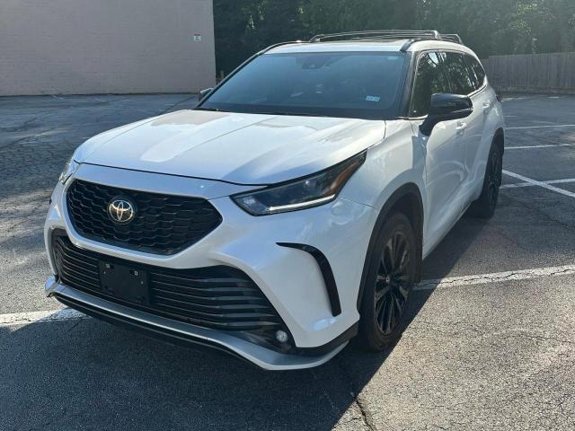 TOYOTA HIGHLANDER LE 2024