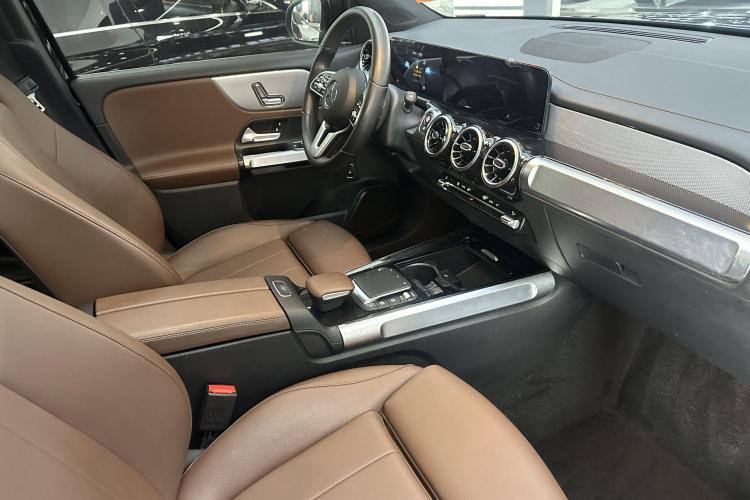 MERCEDES-BENZ GLB 180 2020