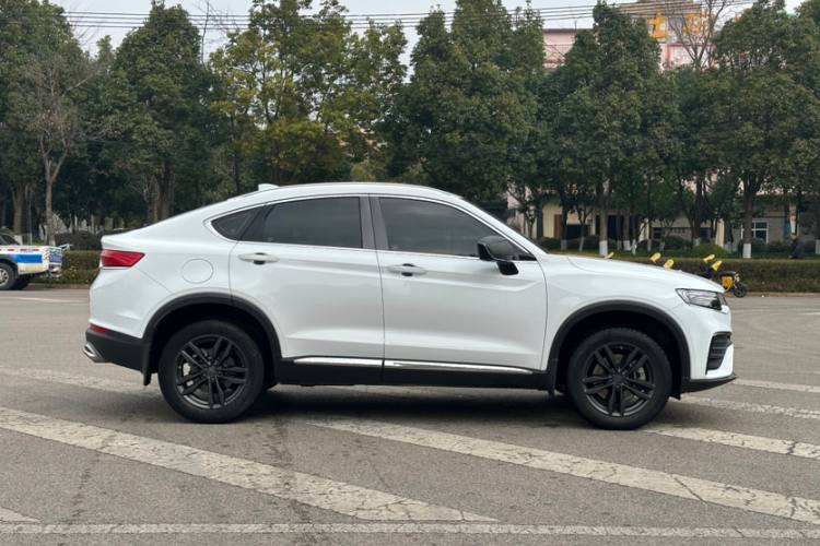 Geely Tugella 2020