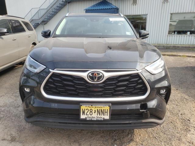 TOYOTA HIGHLANDER XLE 2021