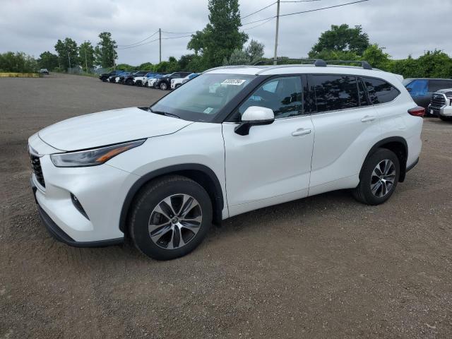 TOYOTA HIGHLANDER XLE 2022