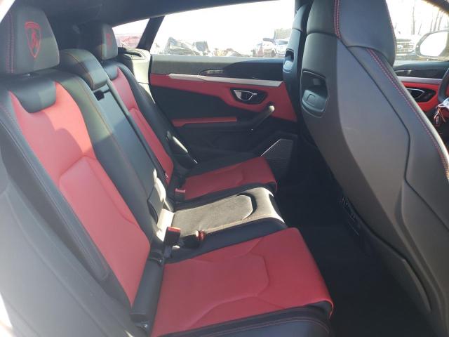 LAMBORGHINI URUS 2021