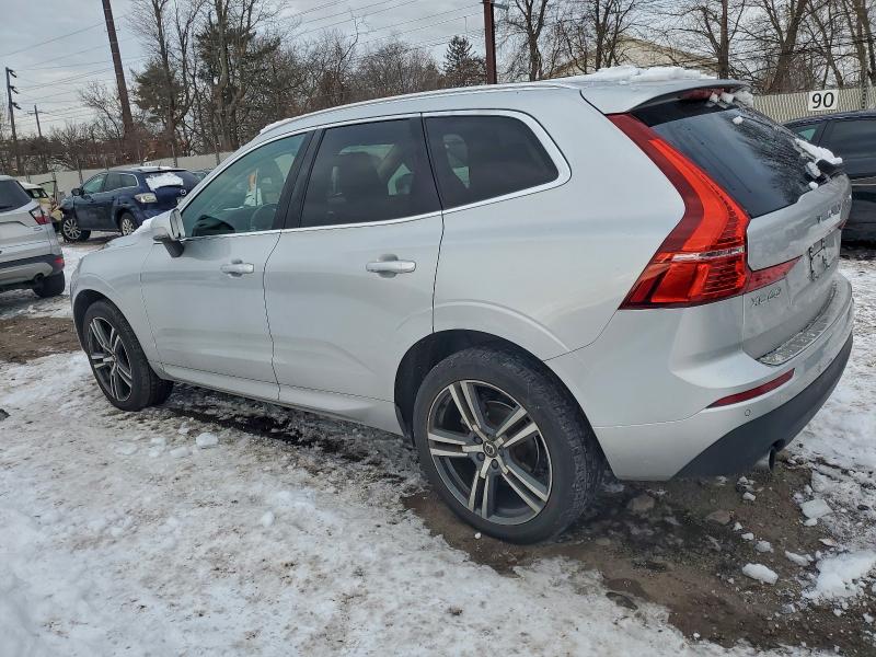 VOLVO XC60 T5 MOMENTUM 2021