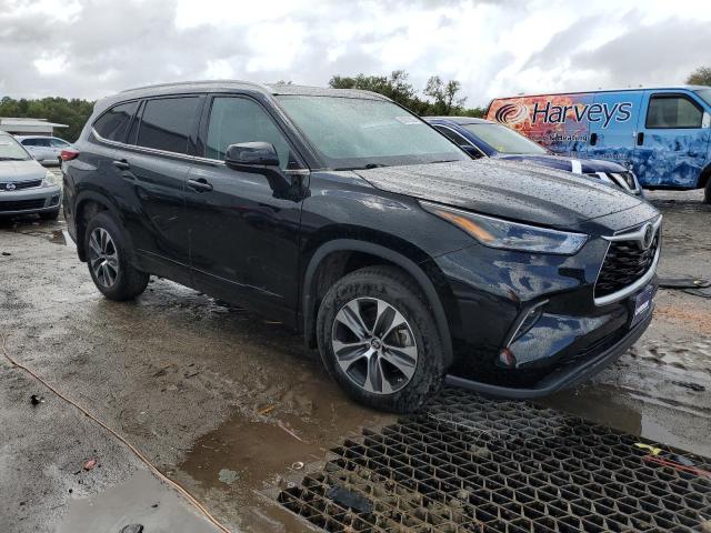 TOYOTA HIGHLANDER XLE 2022