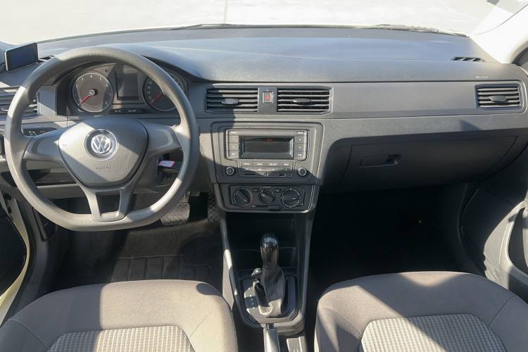 VOLKSWAGEN SANTANA 2021
