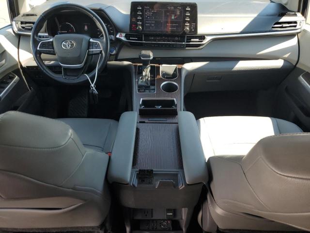 TOYOTA SIENNA XLE 2021