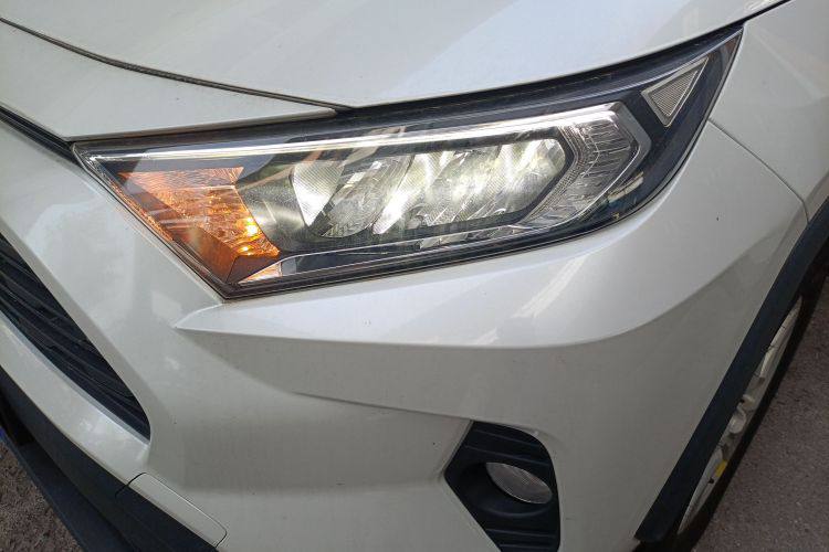 TOYOTA RAV4 2021