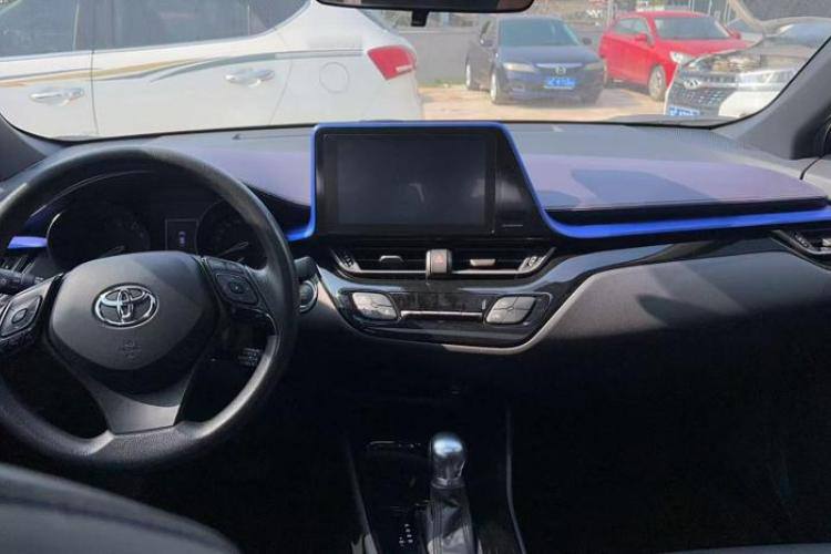 TOYOTA C-HR 2020