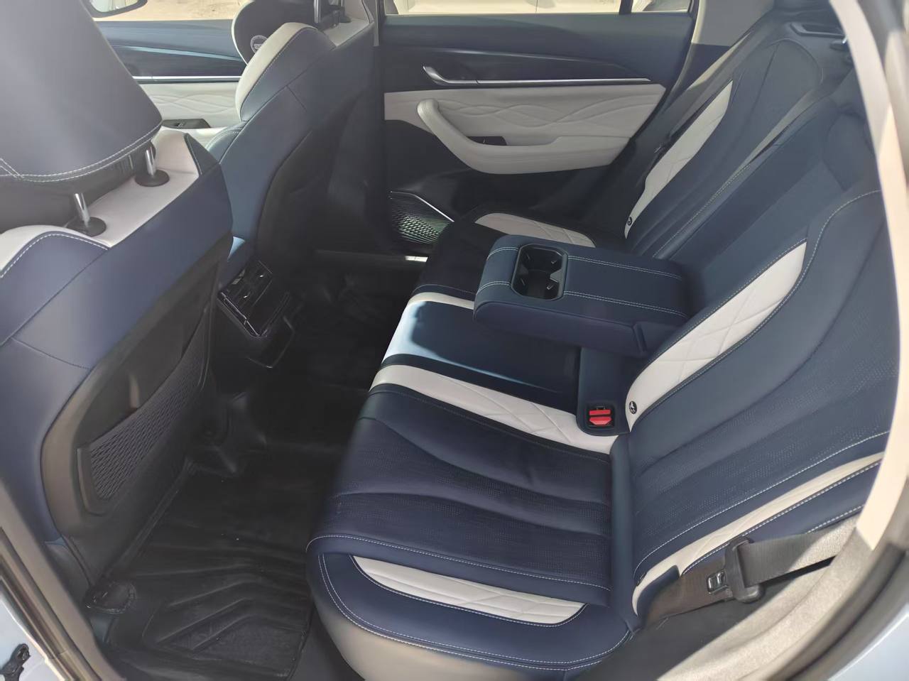 Geely Monjaro HI-F 2022
