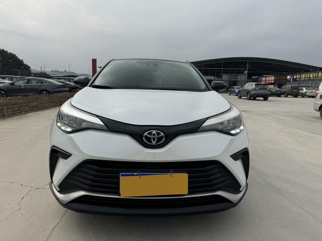 TOYOTA C-HR 2021