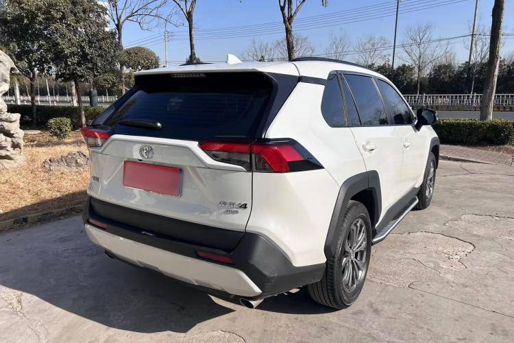 TOYOTA RAV4 2023