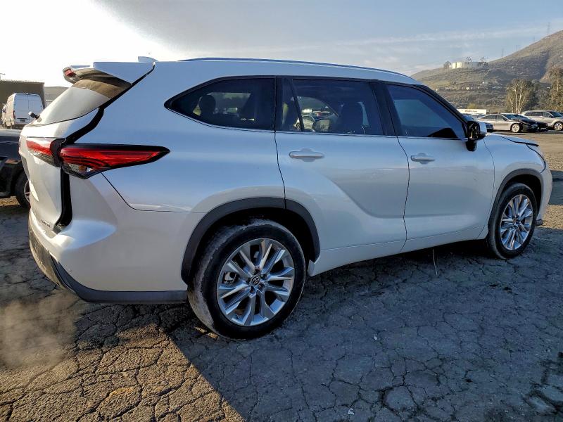 TOYOTA HIGHLANDER LIMITED 2022