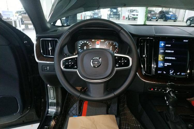 Volvo XC60 2021
