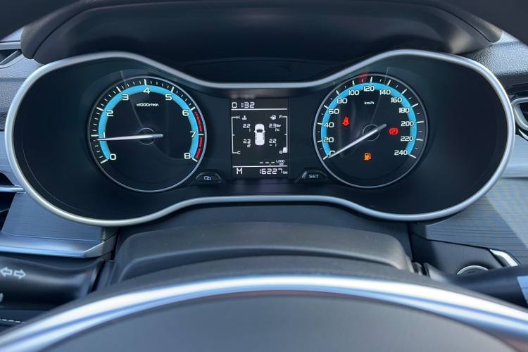 Geely Emgrand 2021