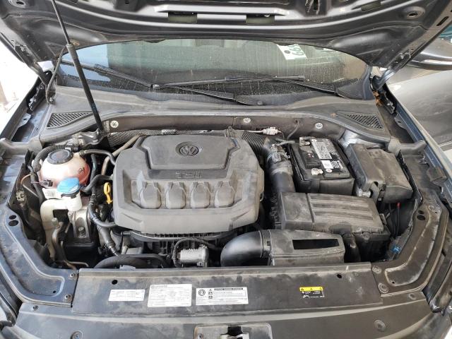 VOLKSWAGEN PASSAT SE R-LINE 2019