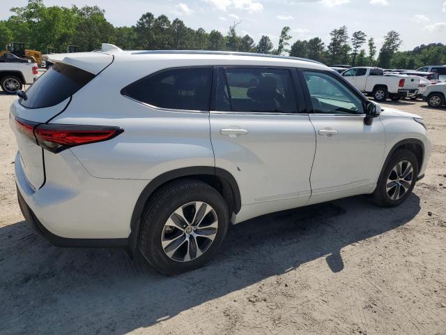 TOYOTA HIGHLANDER XLE 2021